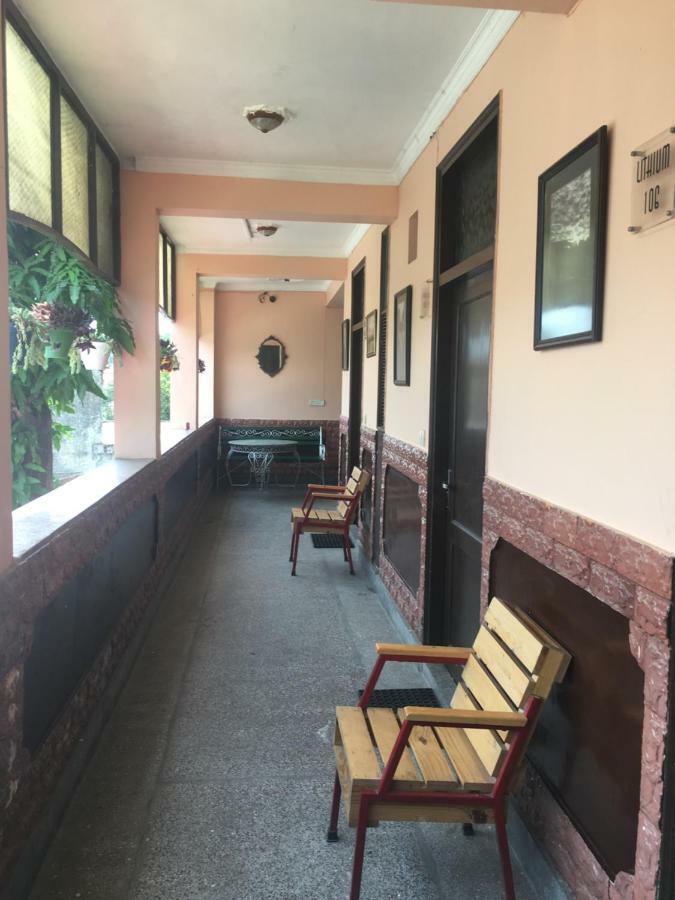 Hotel O Hya'S Homestay Дехрадун Экстерьер фото